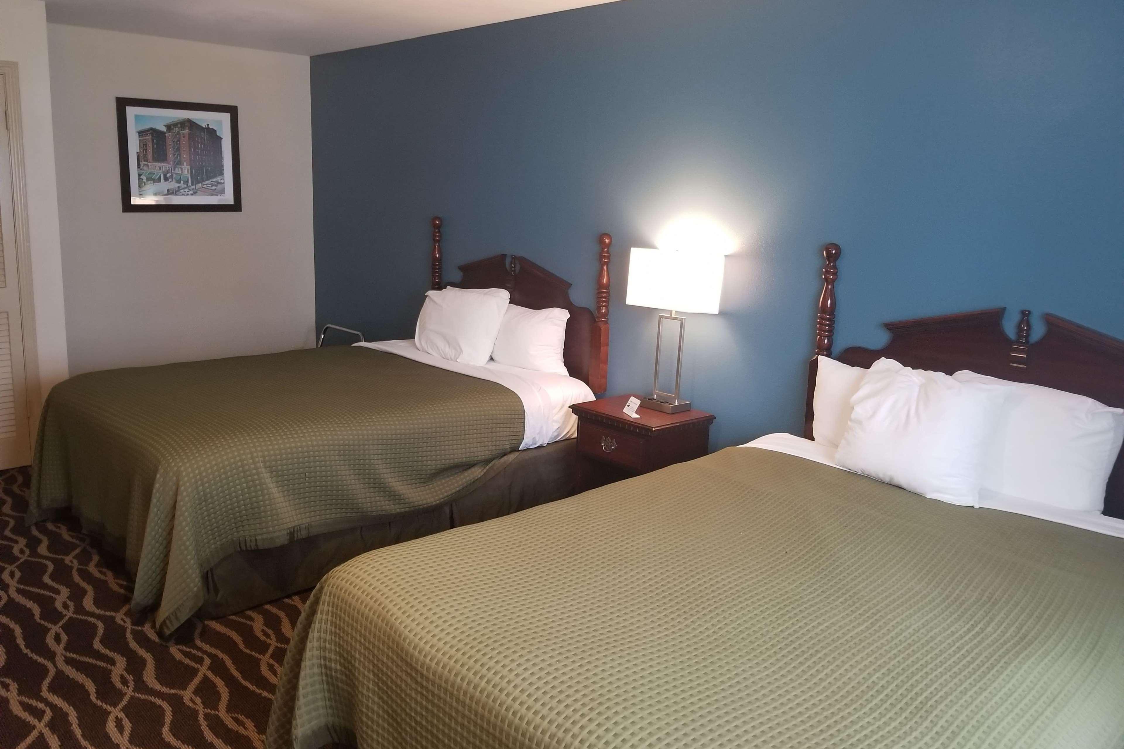 Days And By Wyndham Hotel
