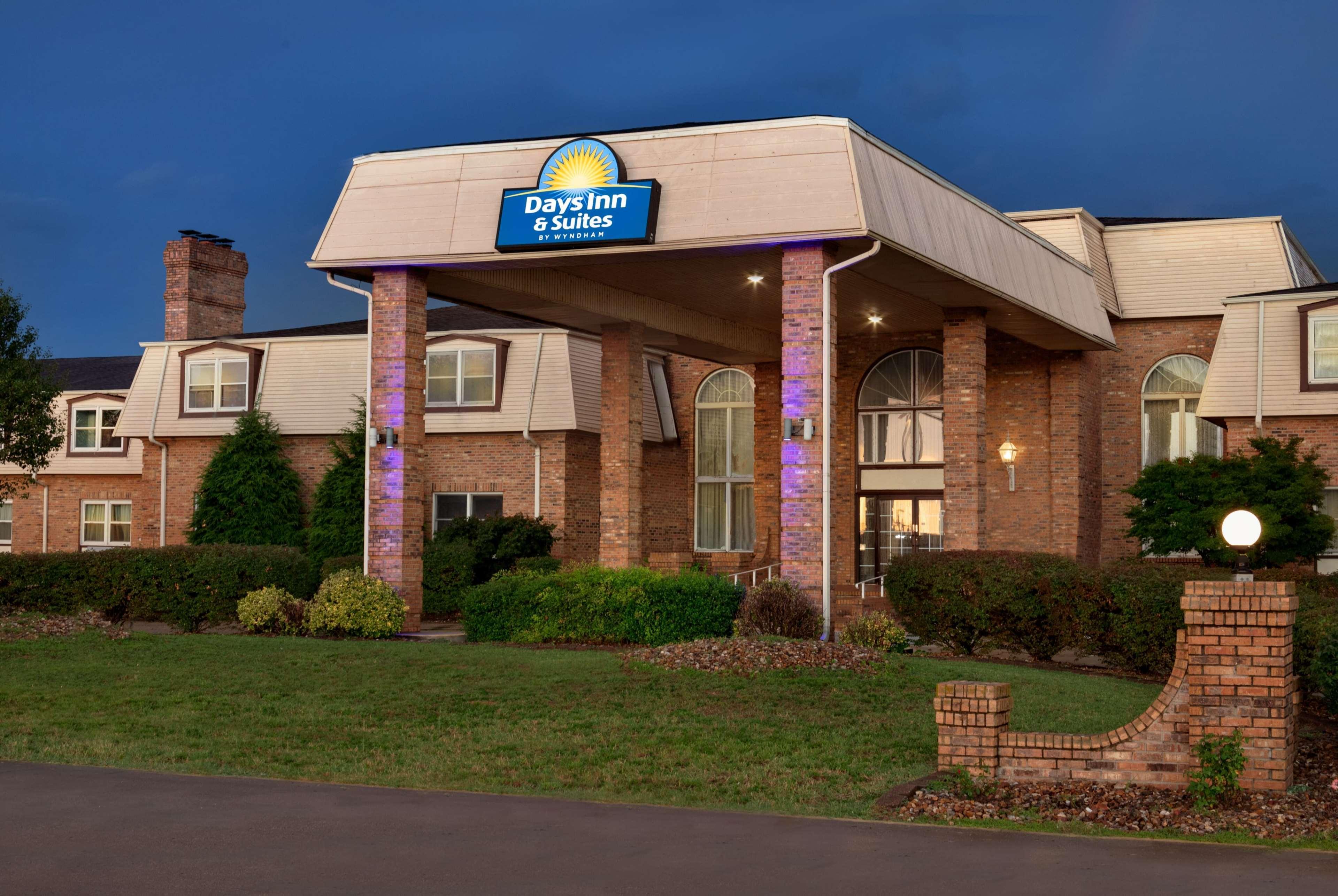 Days And By Wyndham Hotel 2*