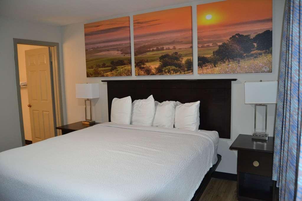 Days And By Wyndham Hotel Sikeston