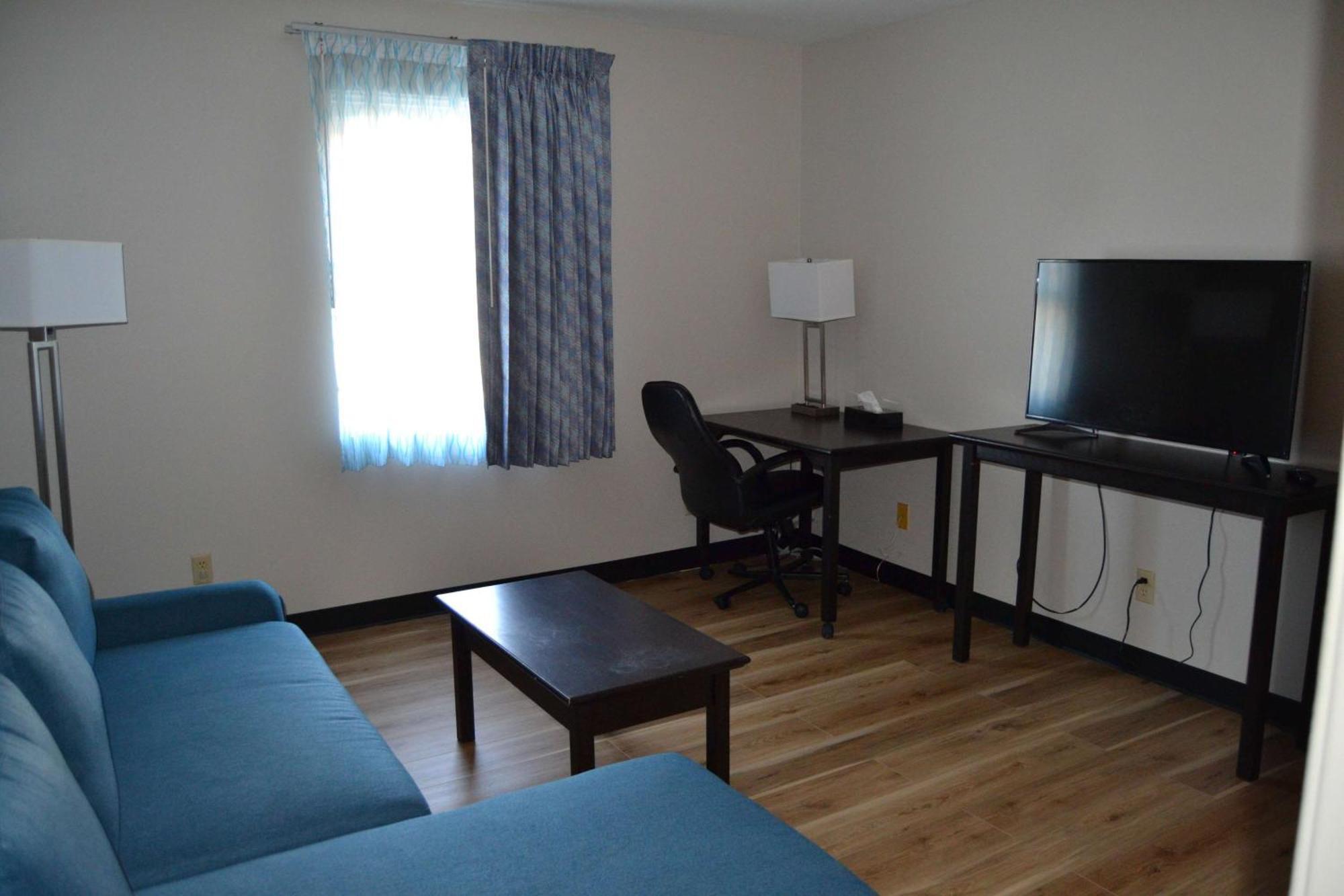 Days And By Wyndham Hotel