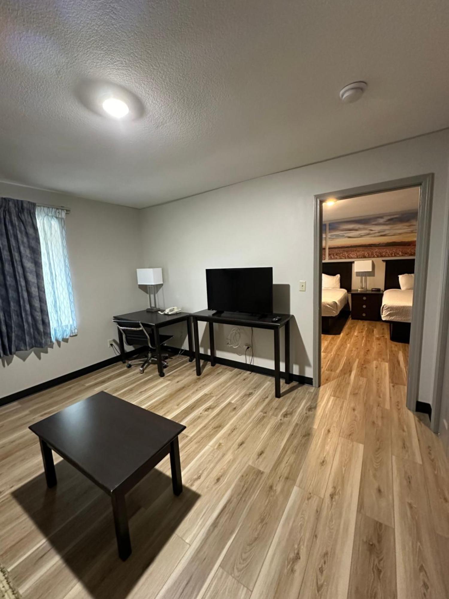 Days And By Wyndham Hotel 2*