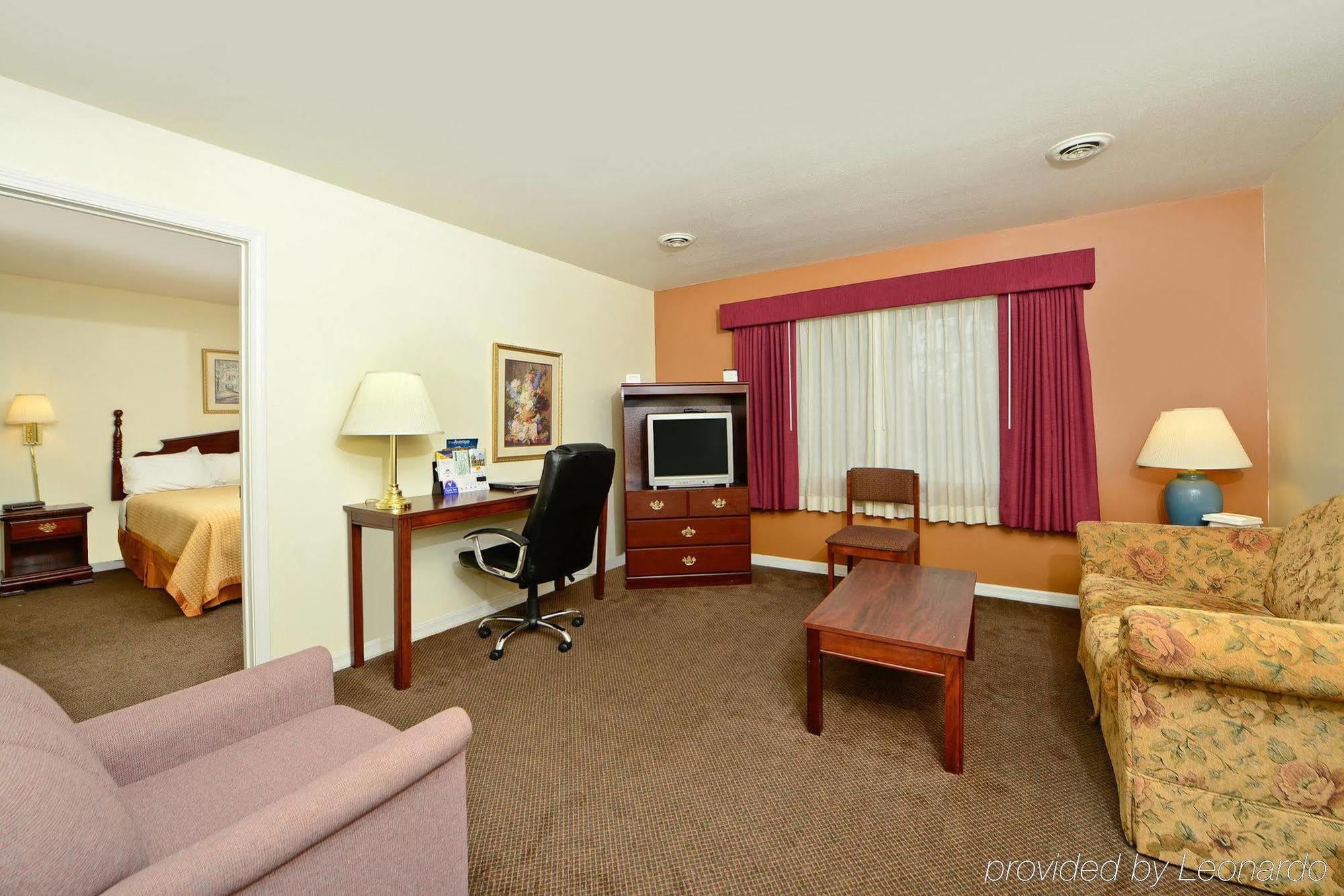 Days And By Wyndham Hotel